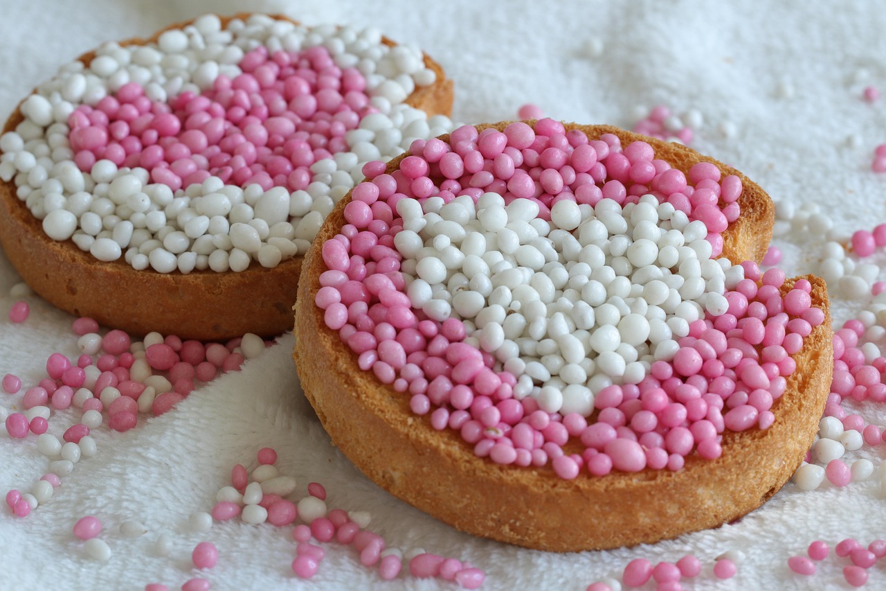 rusk-with-mice-4673374_1280
