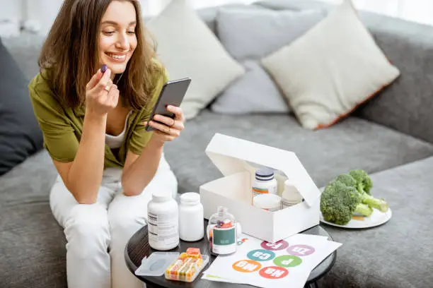 gelukkige vrouw met biohacking dieet