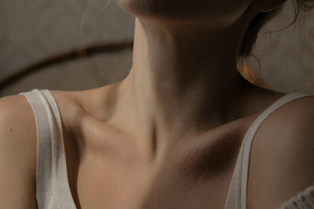 photo-1599817878414-43ef36677cf0